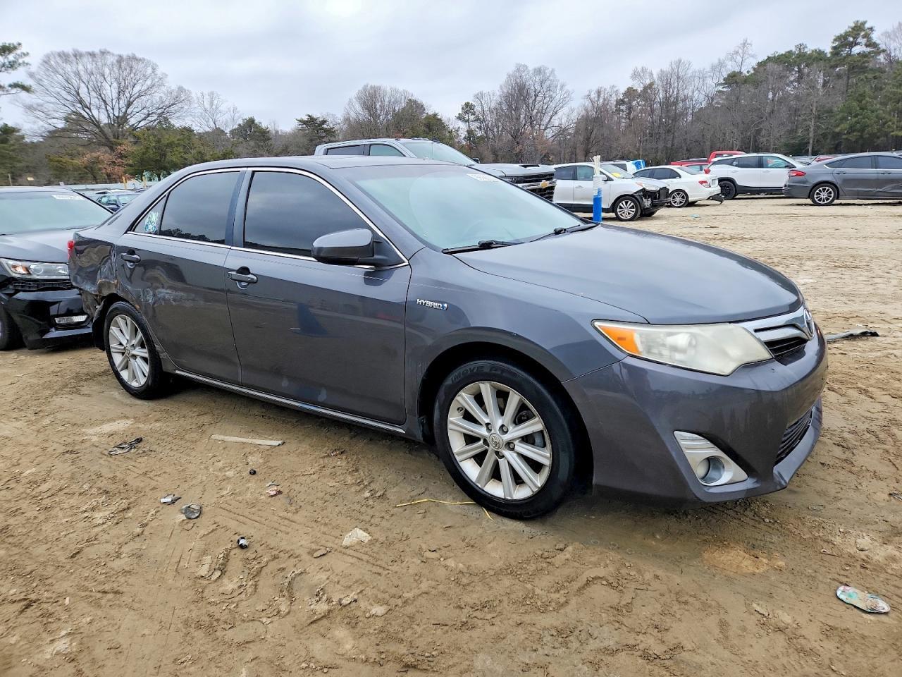 2012 Toyota Camry Hybrid Xle - Image 4