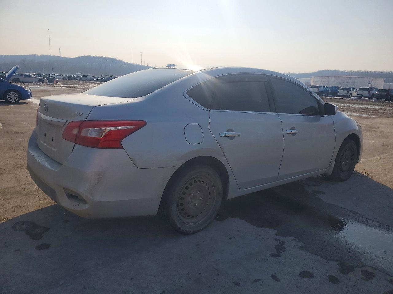 2017 Nissan Sentra - Фото 3
