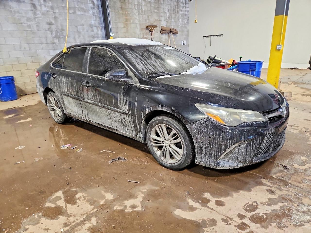 2016 Toyota Camry Le - Image 4