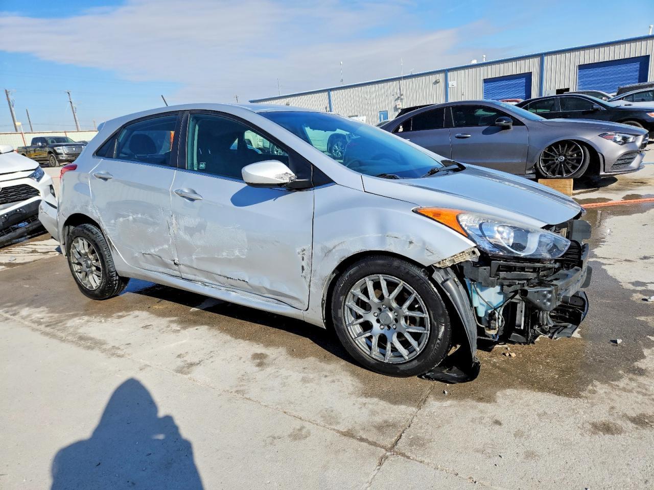 2017 Hyundai Elantra Gt Base - Фото 4