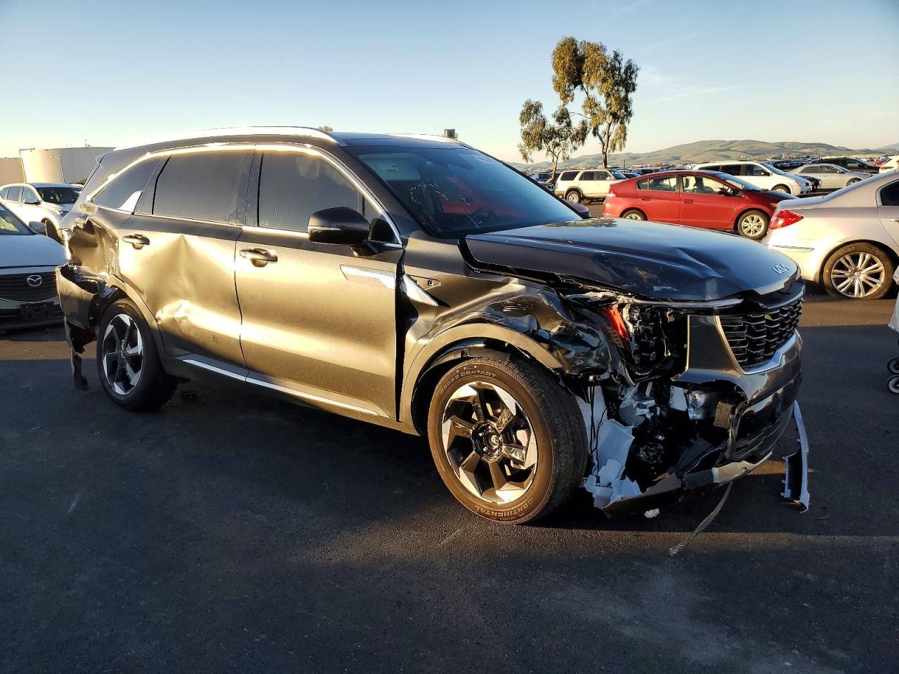 2025 Kia Sorento Ex - Image 4
