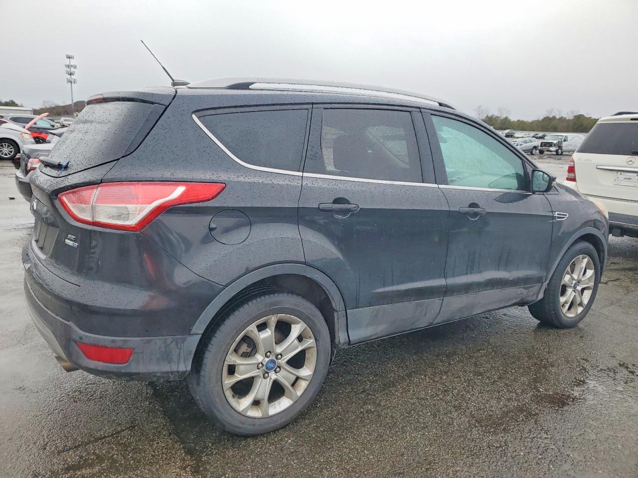 2014 Ford Escape Titanium - Image 3