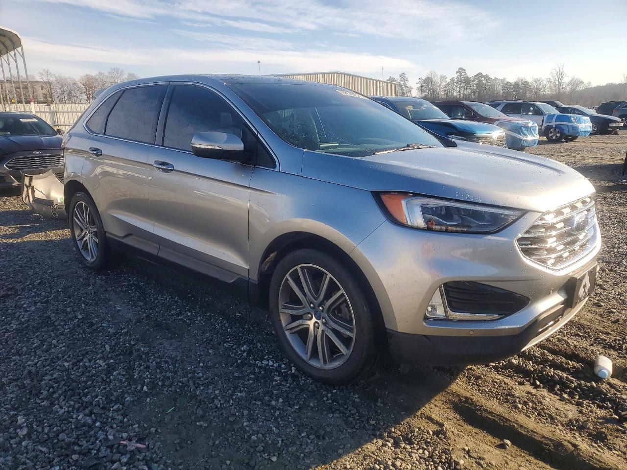 2022 Ford Edge Titanium - Фото 4
