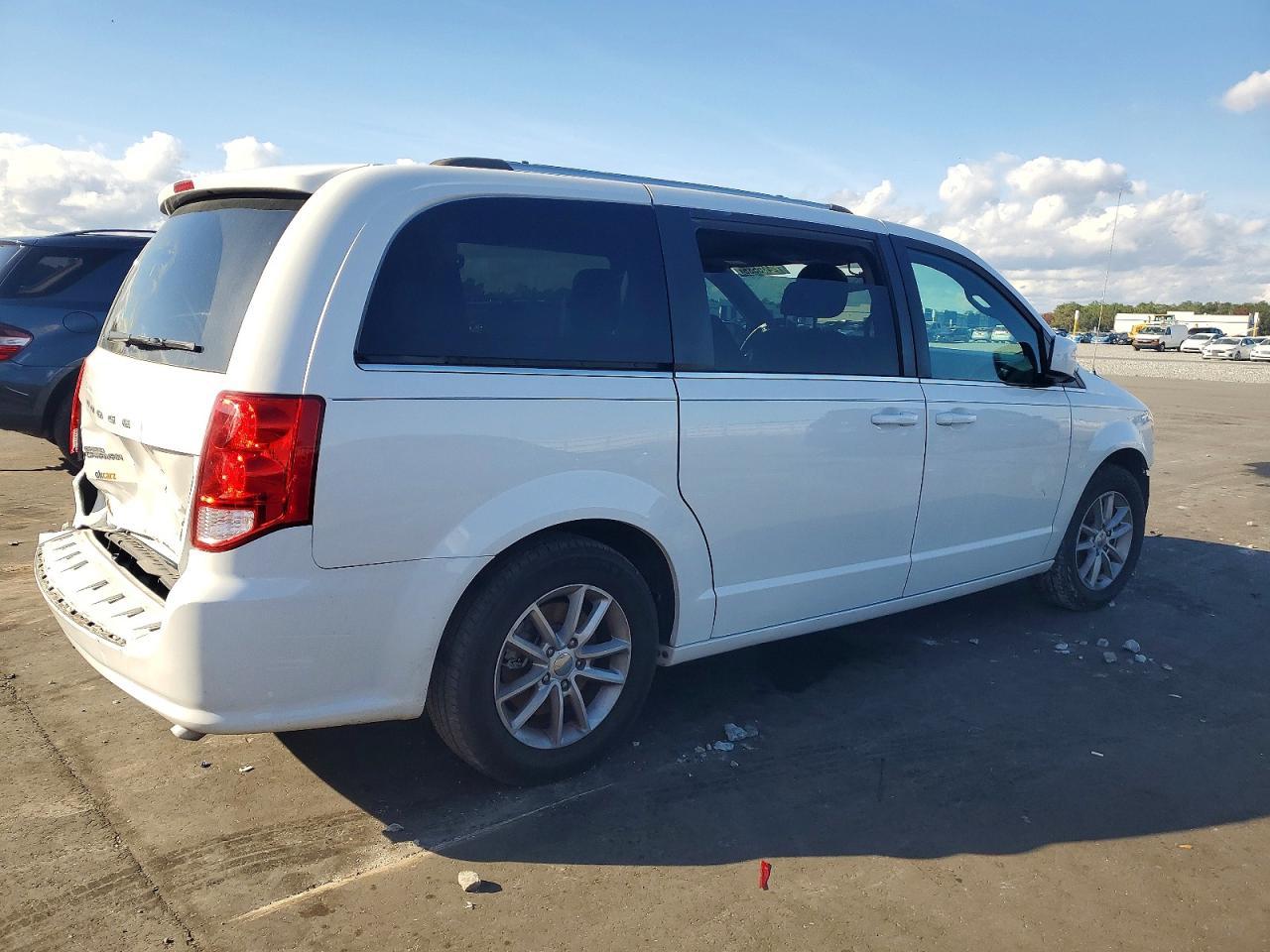 2018 Dodge Grand Caravan Sxt - Фото 3