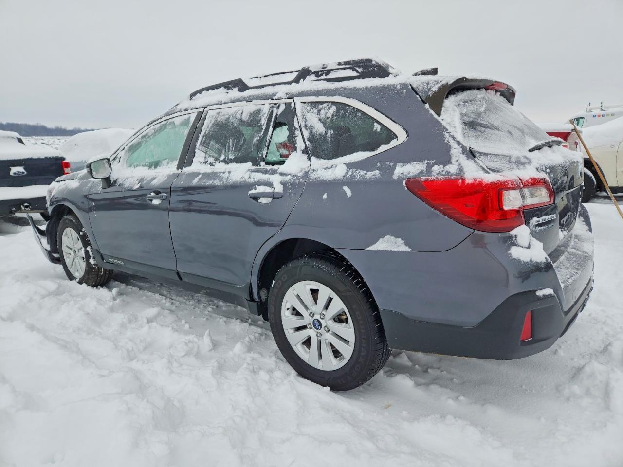 2019 Subaru Outback 2.5I Premium - Фото 2
