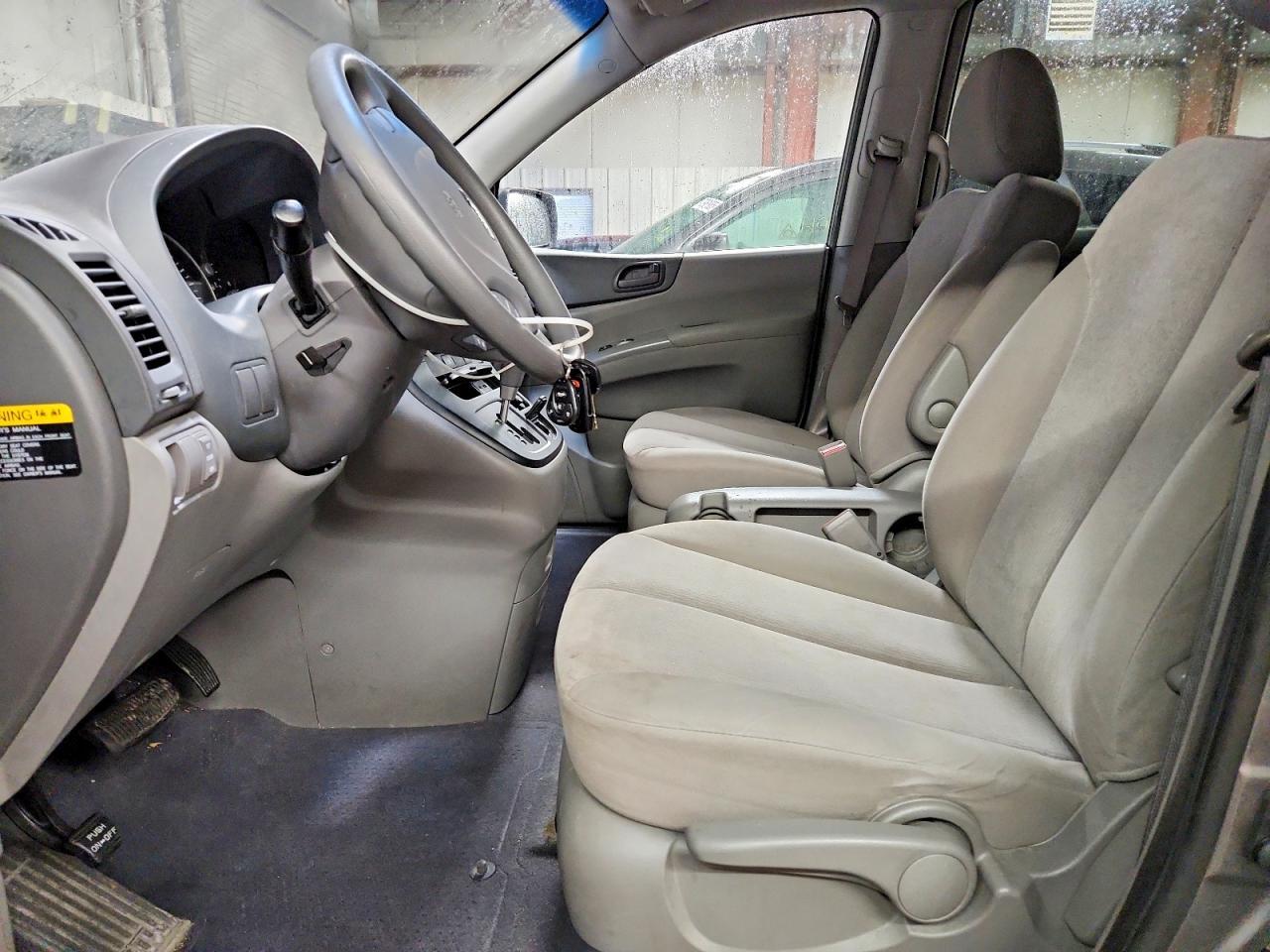 2010 Kia Sedona Lx - Image 7