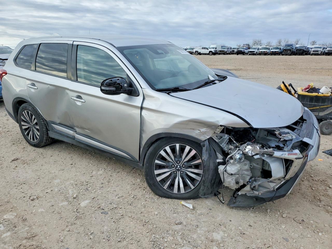 2020 Mitsubishi Outlander Se - Фото 4