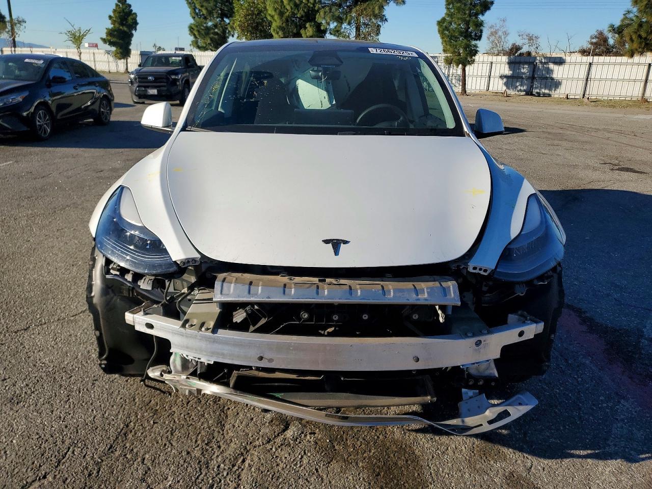 2024 Tesla Model Y - Фото 5
