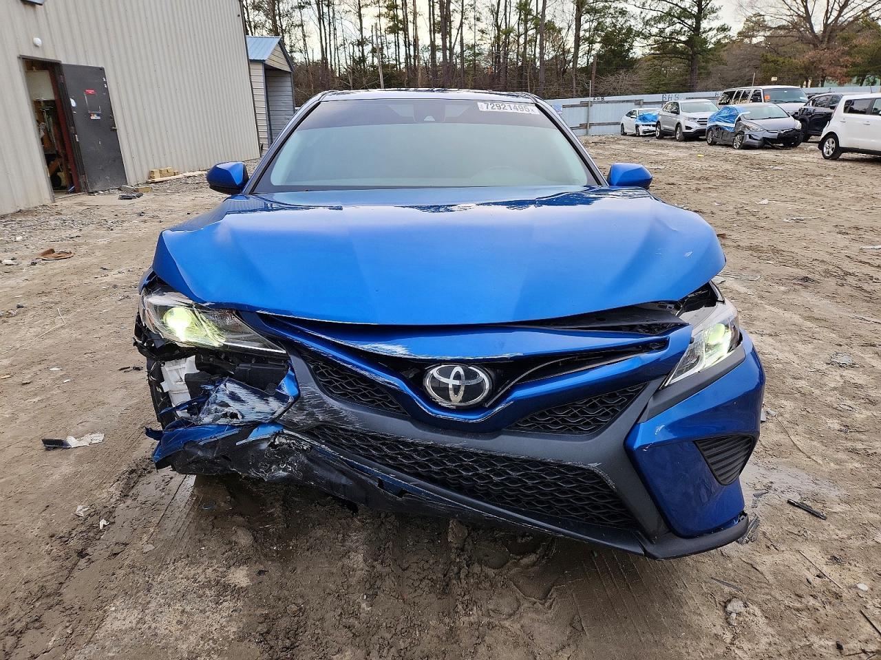 2020 Toyota Camry Se - Фото 5
