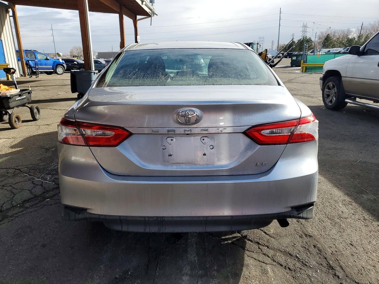 2018 Toyota Camry Le - Фото 6