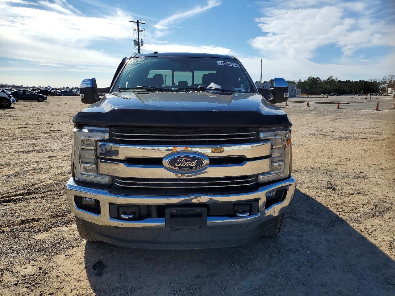 2017 Ford F350 Super Duty - Image 5