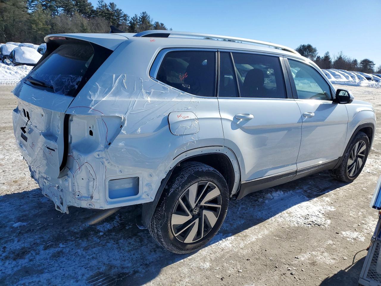 2025 Volkswagen Atlas Sel - Image 3