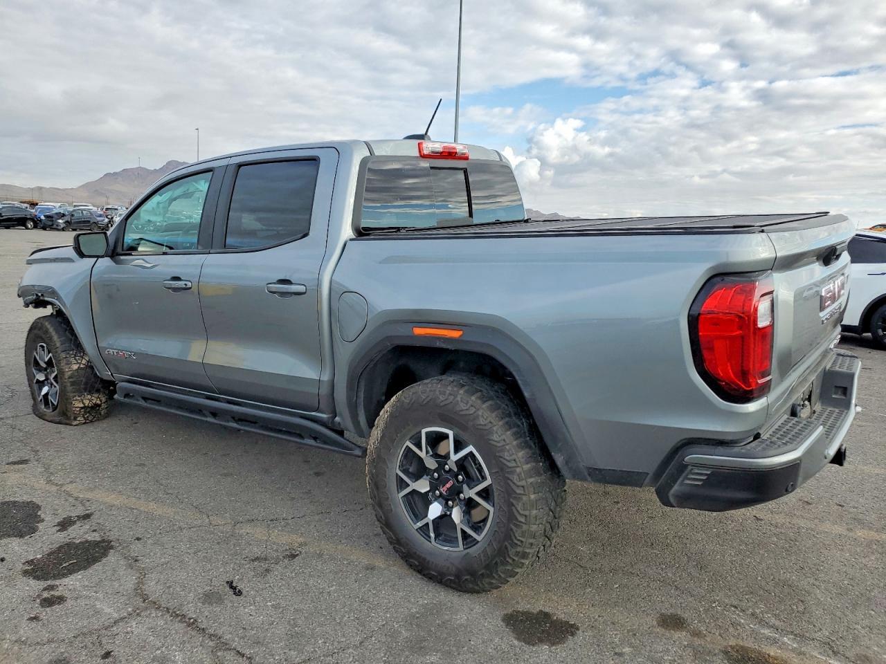 2024 GMC Canyon At4X - Фото 2