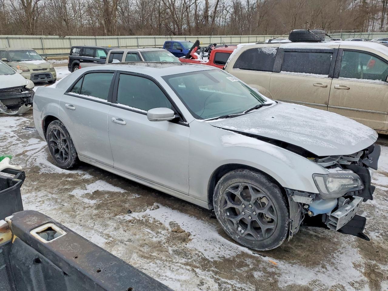 2023 Chrysler 300 Touring L - Image 4
