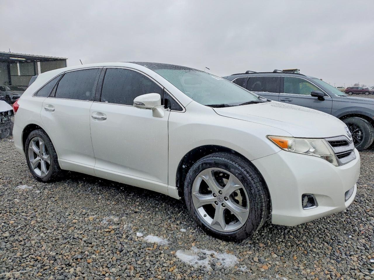 2015 Toyota Venza Le - Image 4