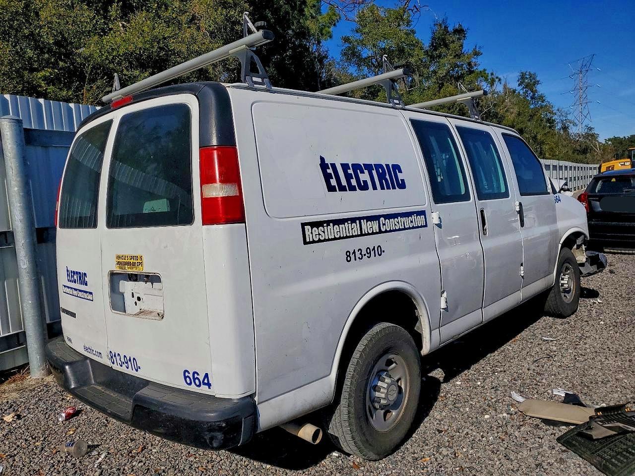 2018 Chevrolet Express G2500 Delivery Van - Фото 3