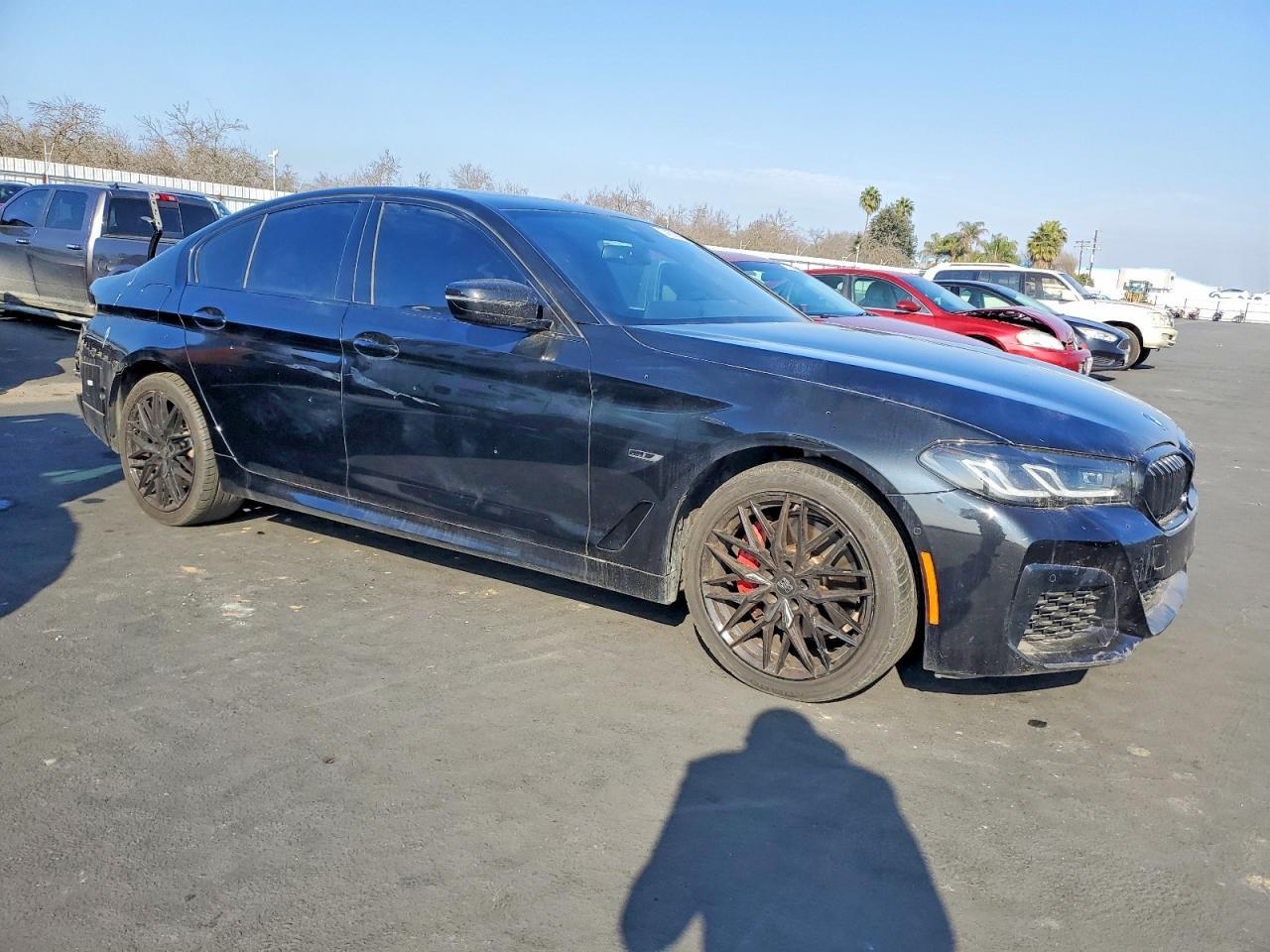 2023 BMW 530E - Фото 4