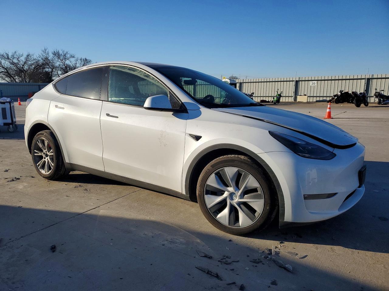 2023 Tesla Model Y - Фото 4