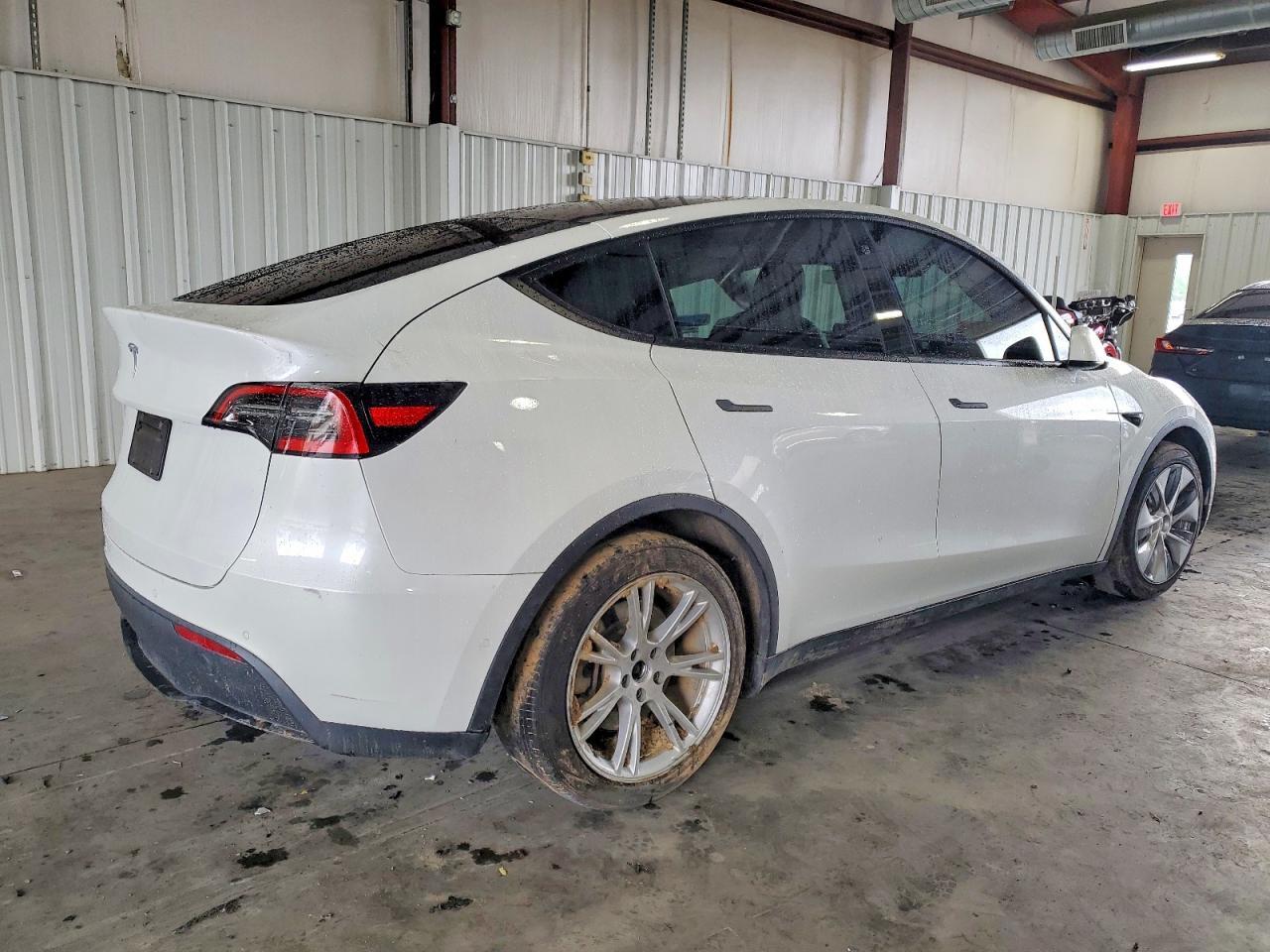 2021 Tesla Model Y - Image 3
