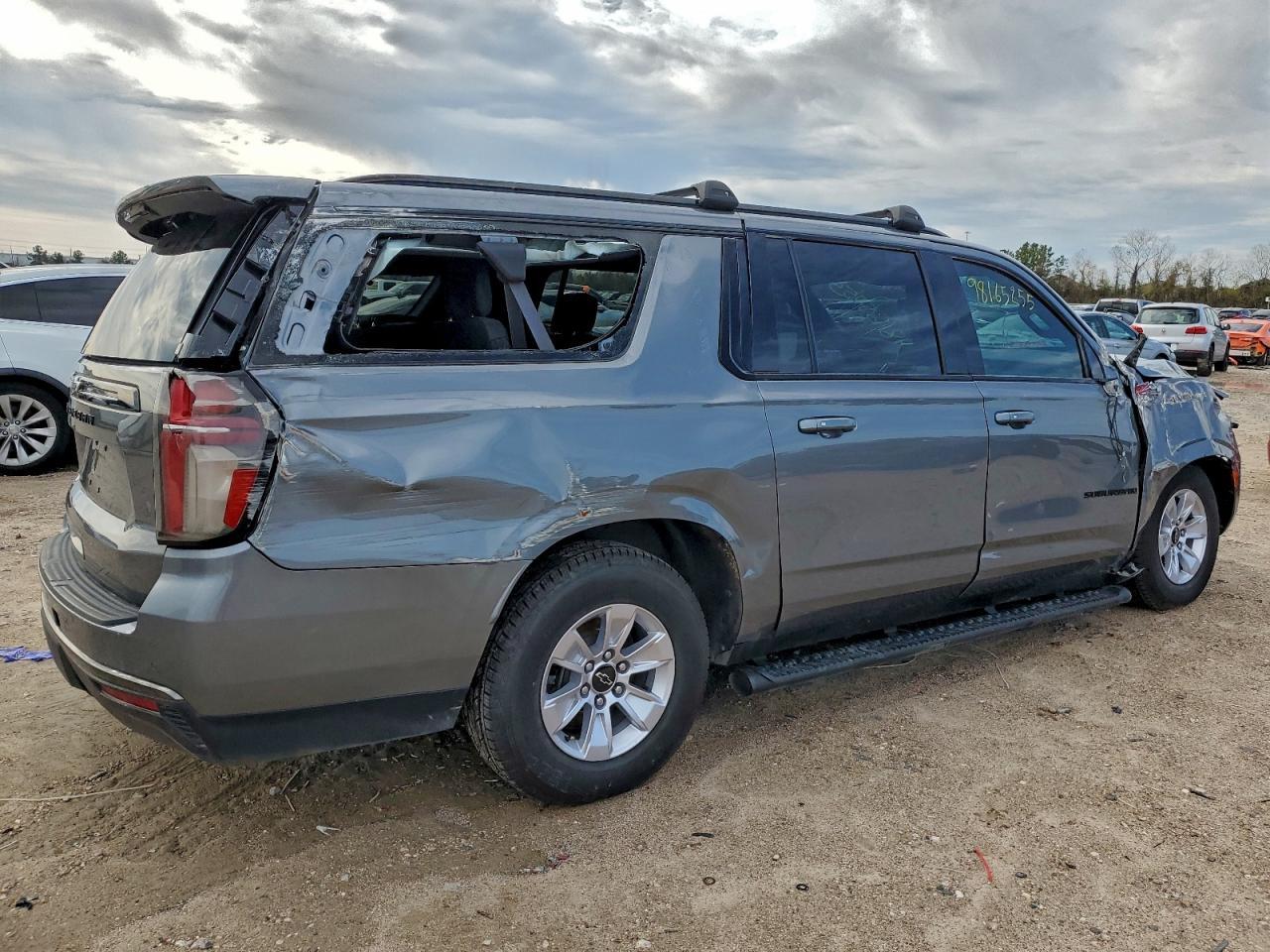 2022 Chevrolet Suburban K1500 Z71 - Фото 3