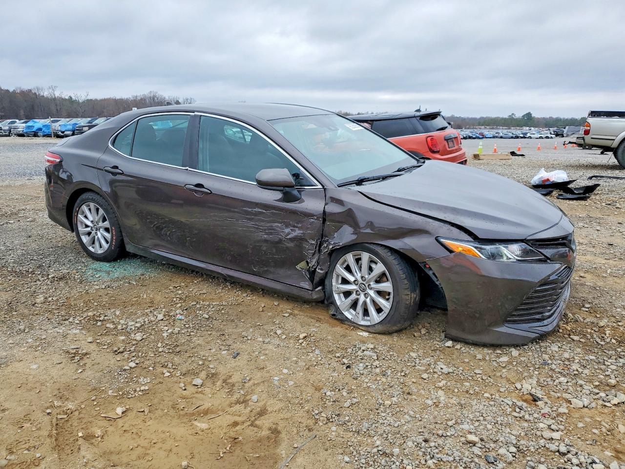 2019 Toyota Camry L - Фото 4