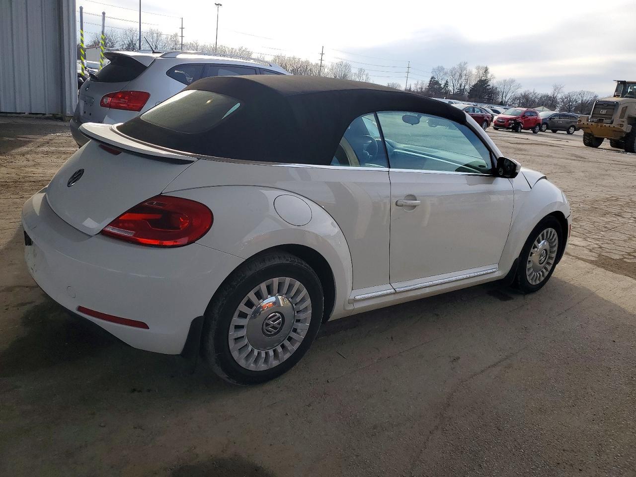 2013 Volkswagen Beetle - Фото 3