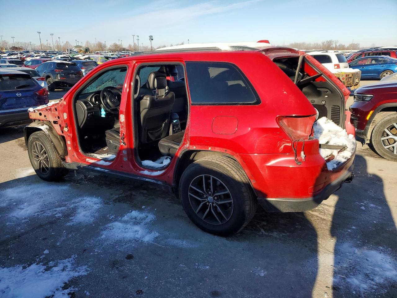 2017 Jeep Grand Cherokee Trailhawk - Image 2