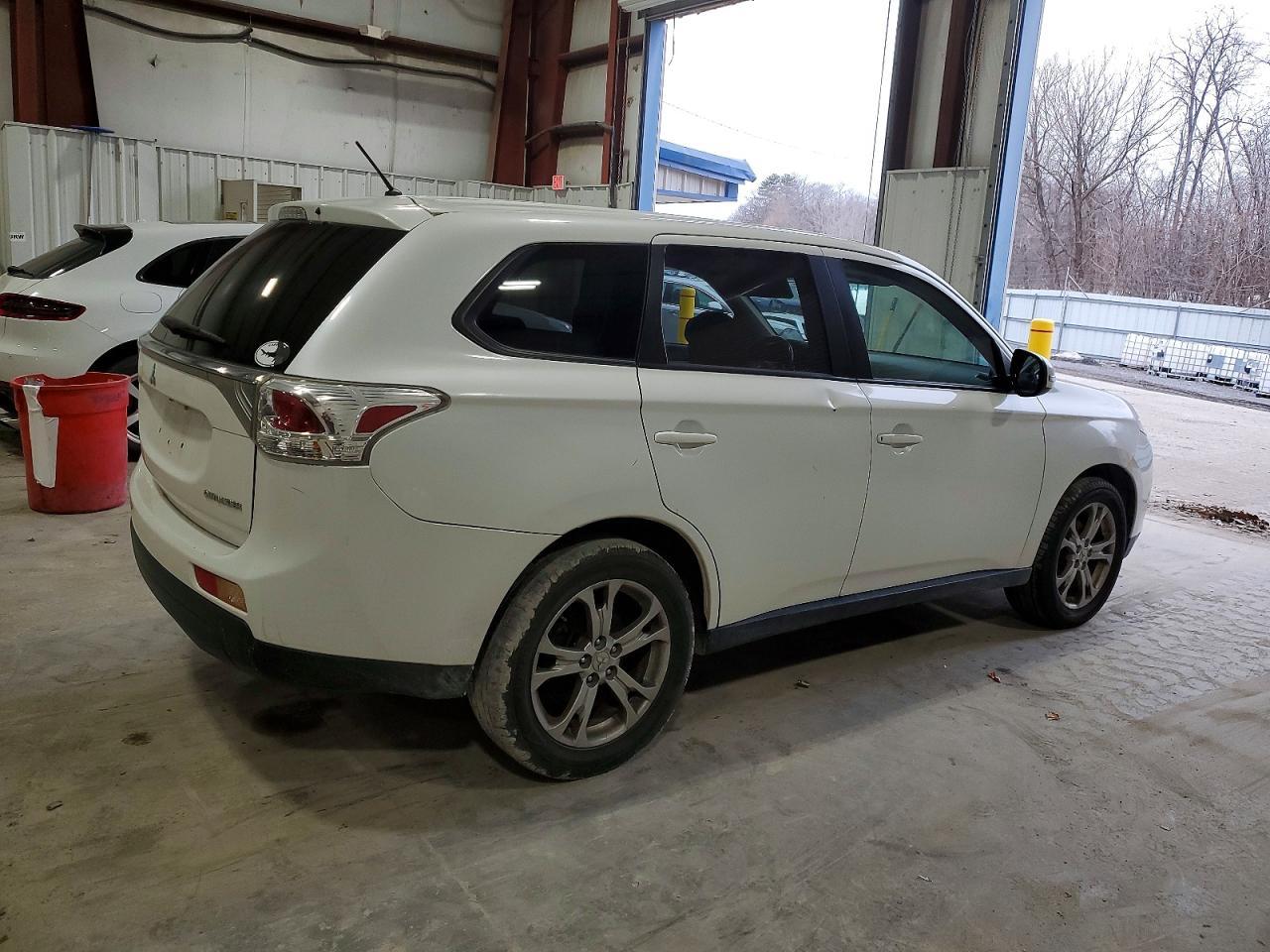 2014 Mitsubishi Outlander Se - Фото 3