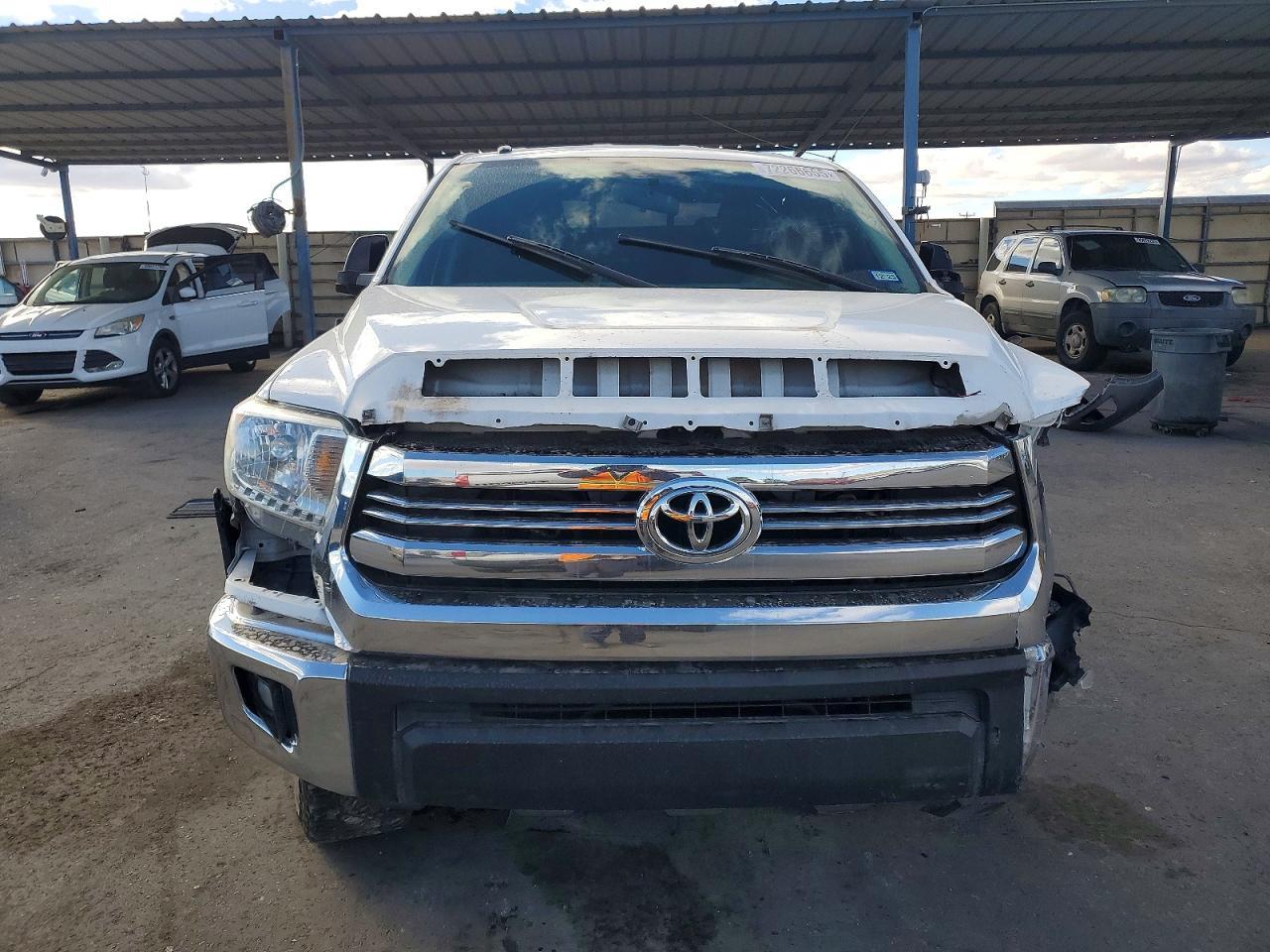 2017 Toyota Tundra Sr5 - Image 5