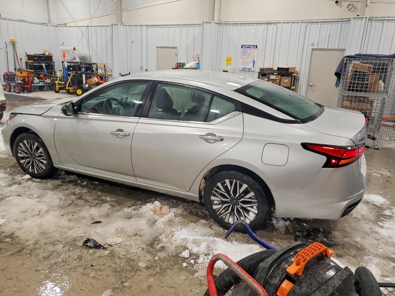 2024 Nissan Altima 2.5 Sv - Image 2