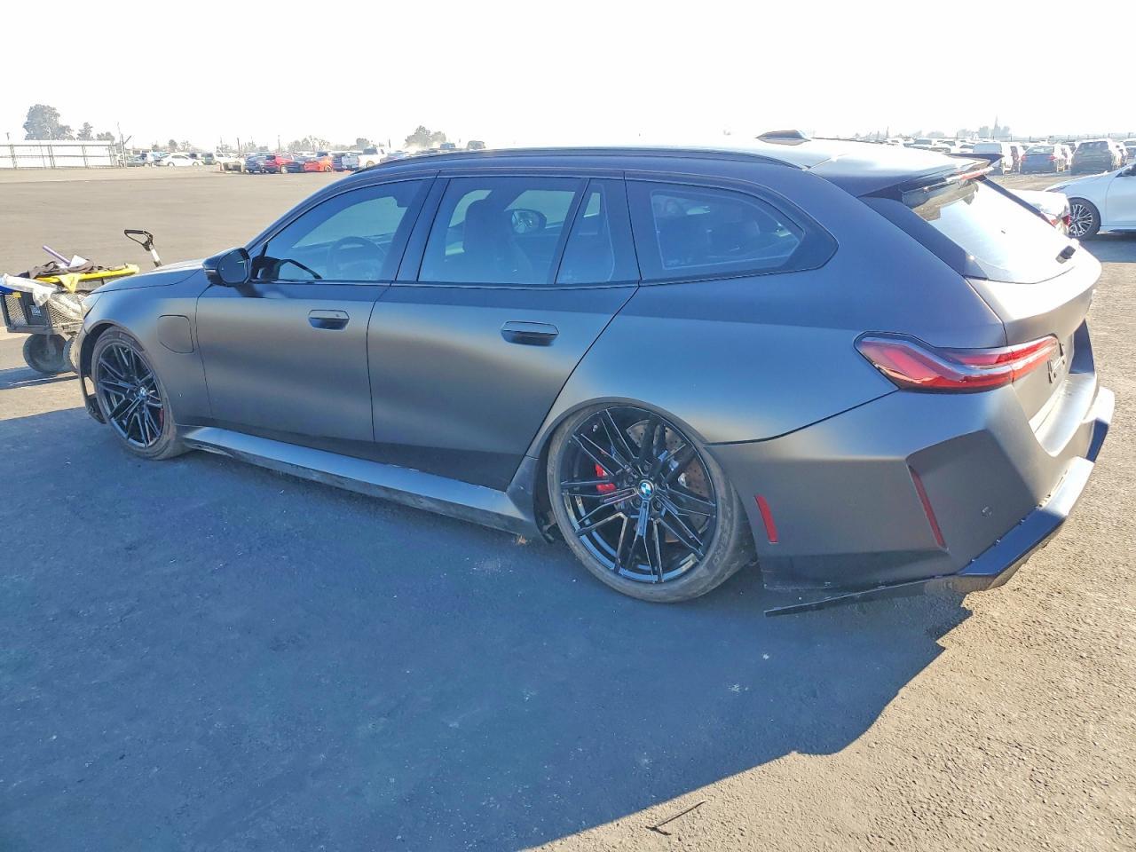 2025 BMW M5 Touring - Image 2