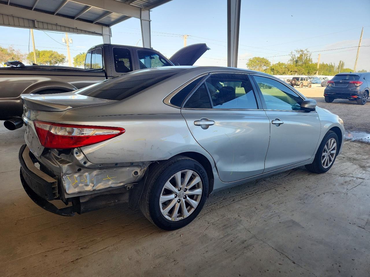 2016 Toyota Camry Le - Image 3