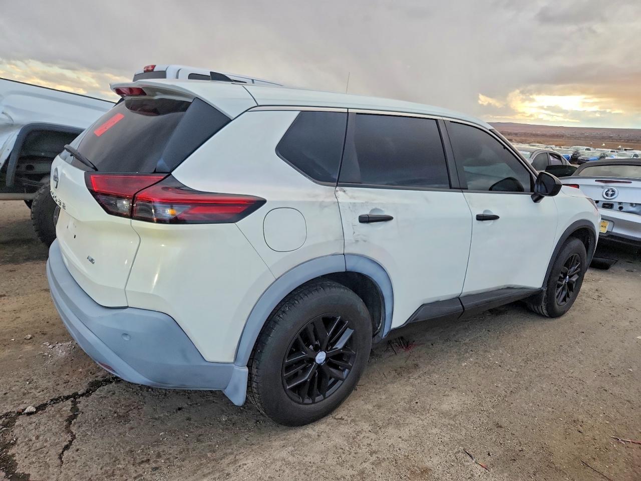 2022 Nissan Rogue S - Фото 3
