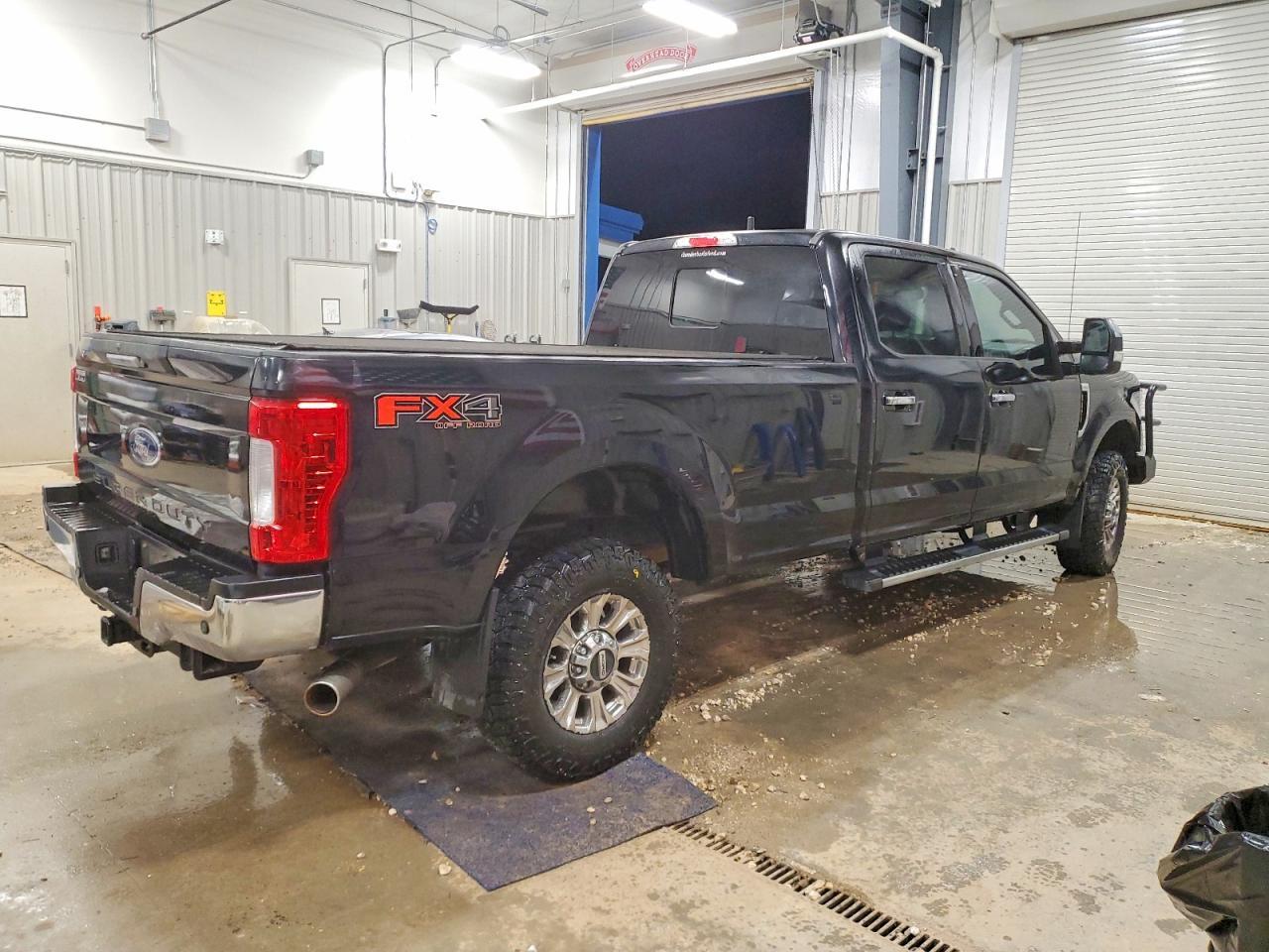 2019 Ford F250 Super Duty - Image 3