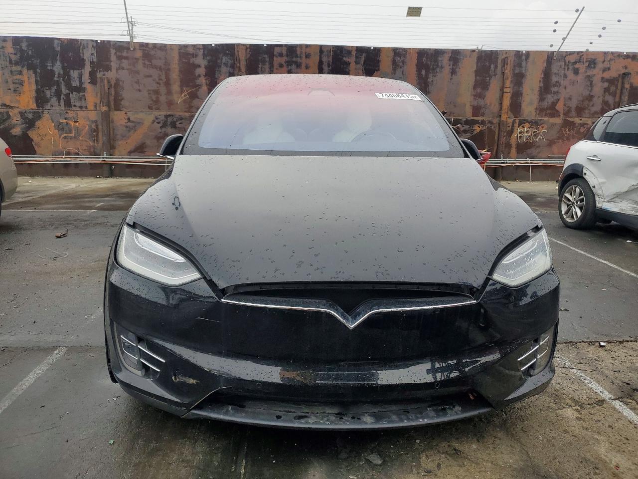 2017 Tesla Model X - Image 5