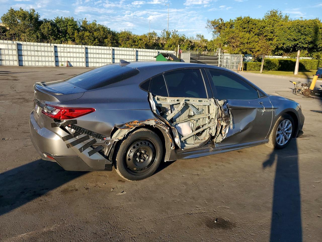 2025 Toyota Camry Xse - Фото 3