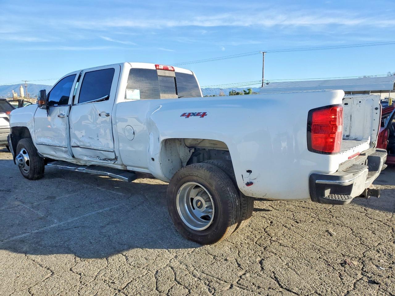 2015 Chevrolet Silverado K3500 Ltz - Фото 2