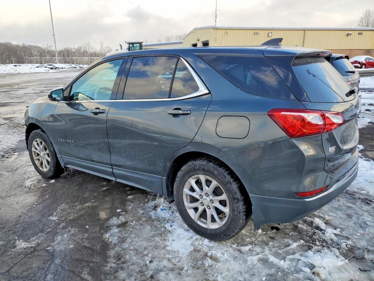 2018 Chevrolet Equinox Lt - Image 2