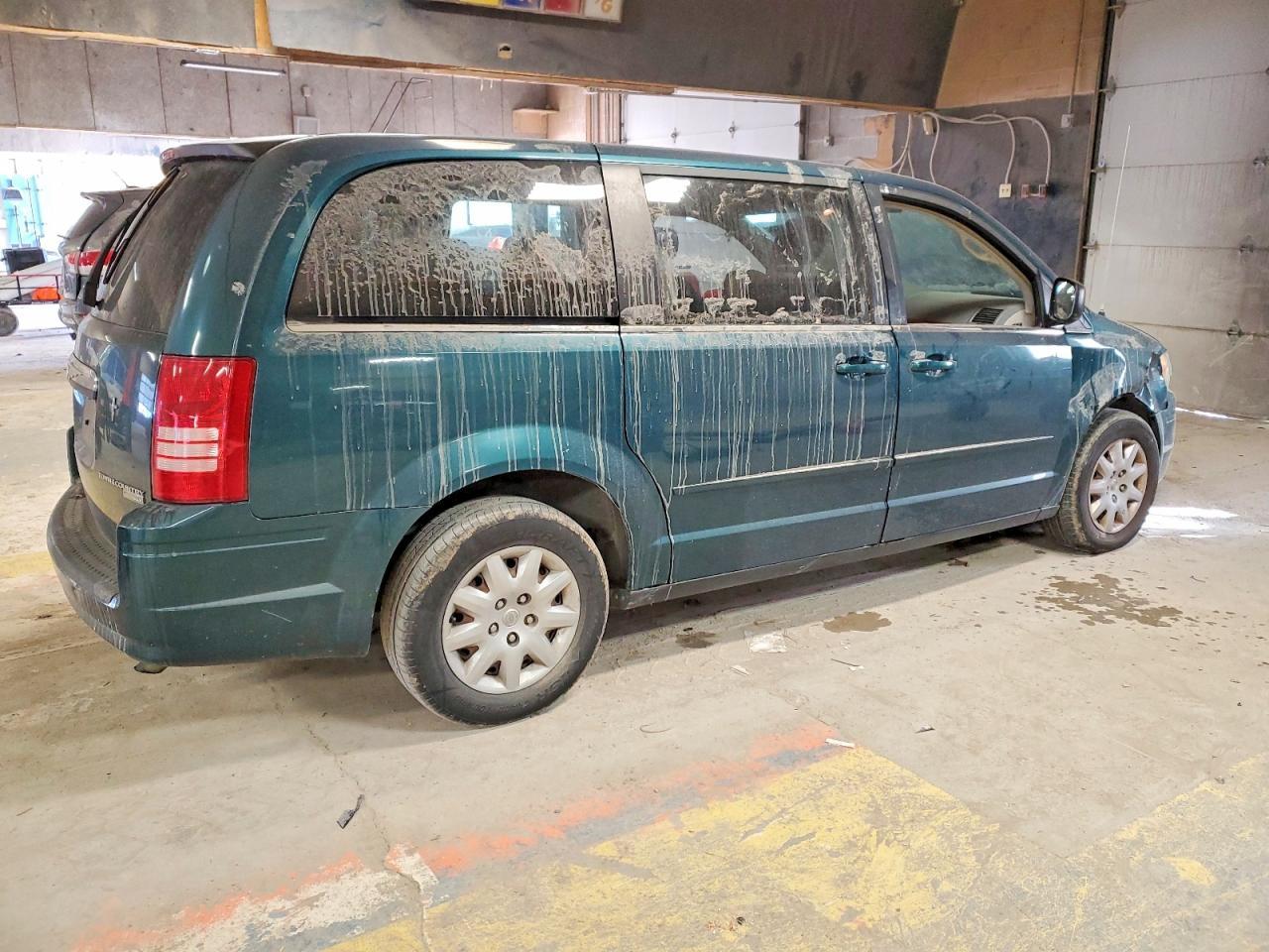 2009 Chrysler Town & Country Lx - Фото 3