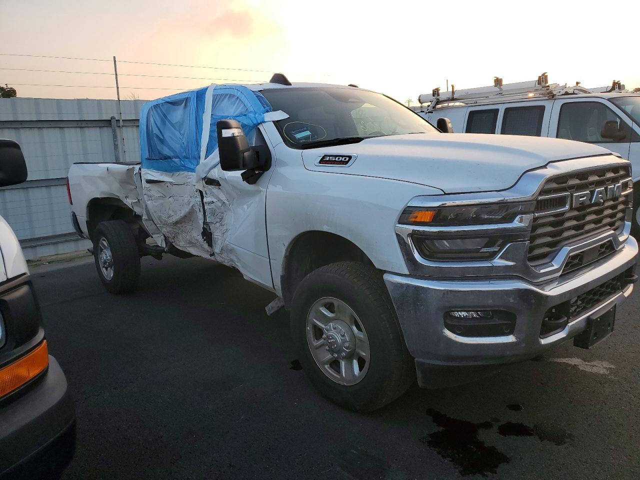 2025 Ram 3500 Tradesman - Image 4