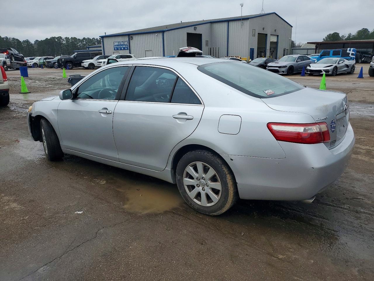 2009 Toyota Camry - Фото 2