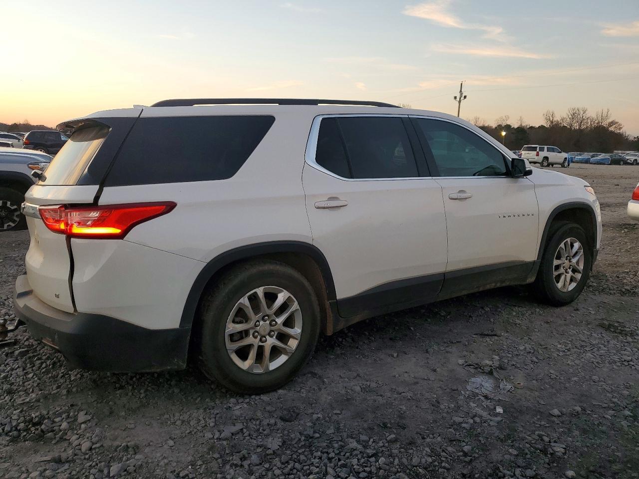 2019 Chevrolet Traverse Lt - Фото 3