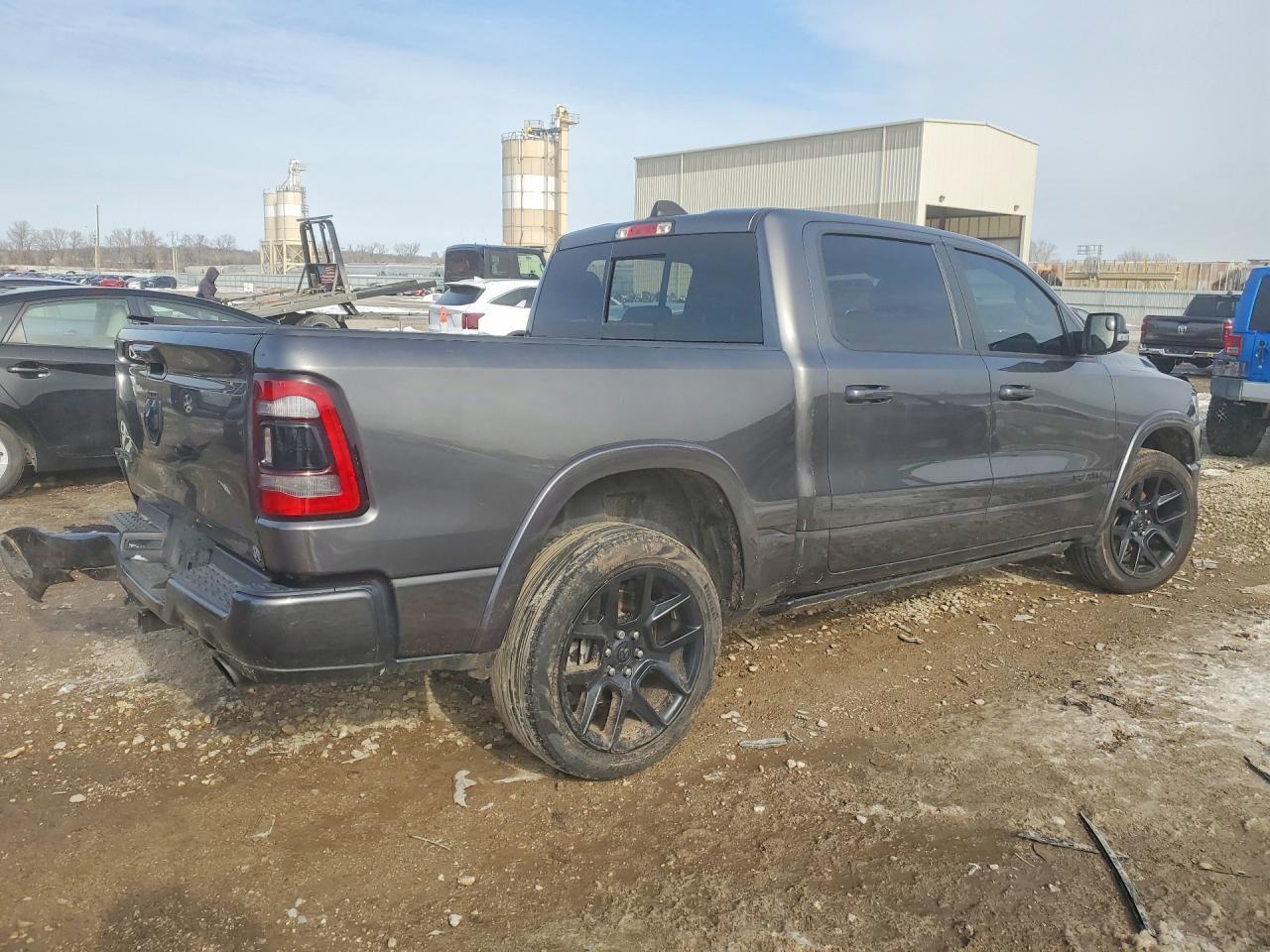 2022 Ram 1500 Laramie - Фото 3