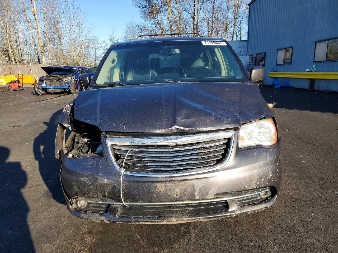 2016 Chrysler Town & Country Touring - Фото 5