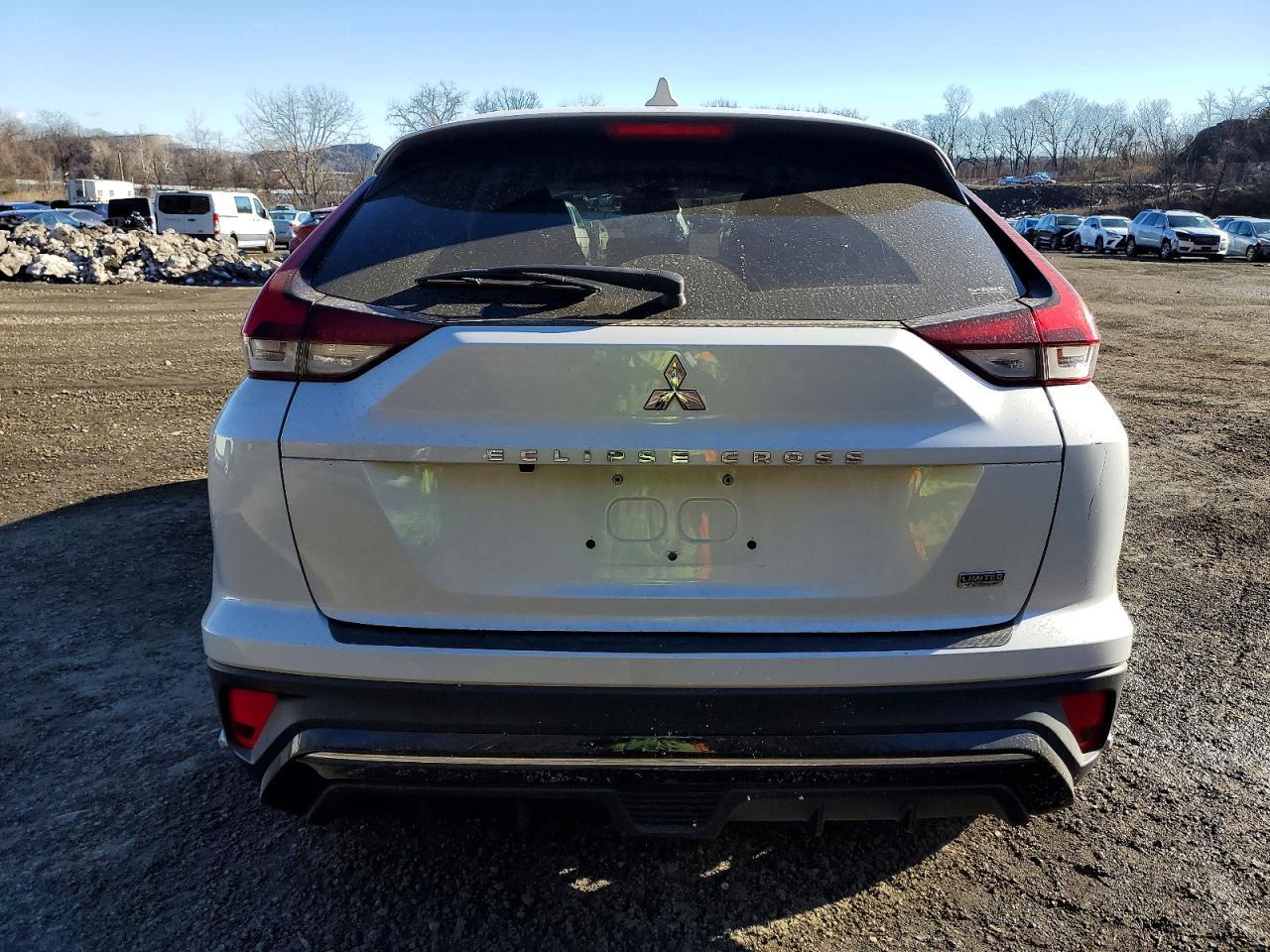 2022 Mitsubishi Eclipse Cross Le - Image 6