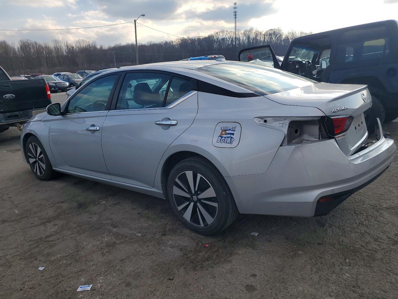 2022 Nissan Altima Sv - Image 2