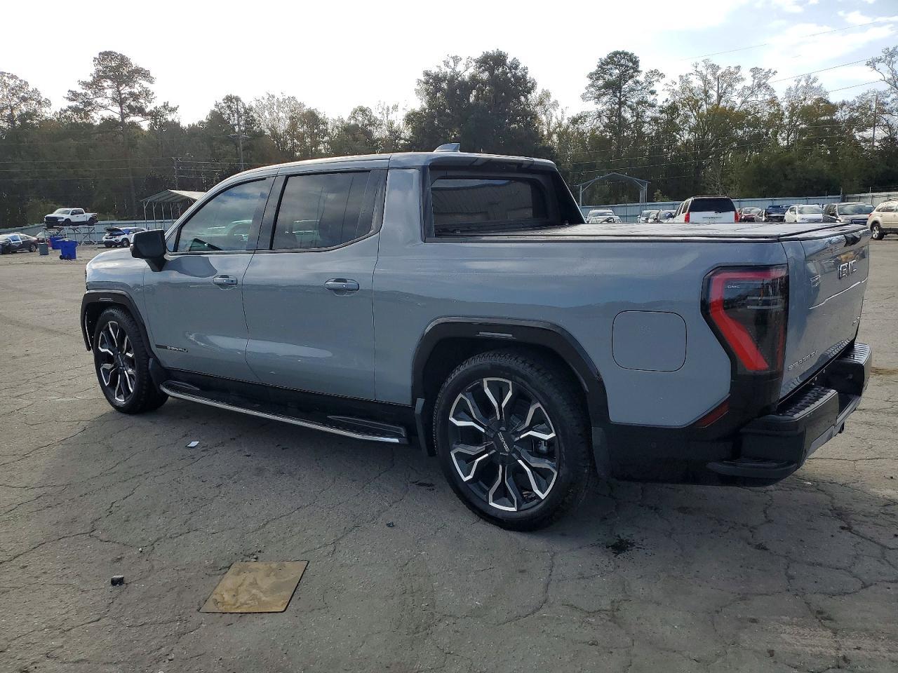 2025 GMC Sierra Denali - Фото 2