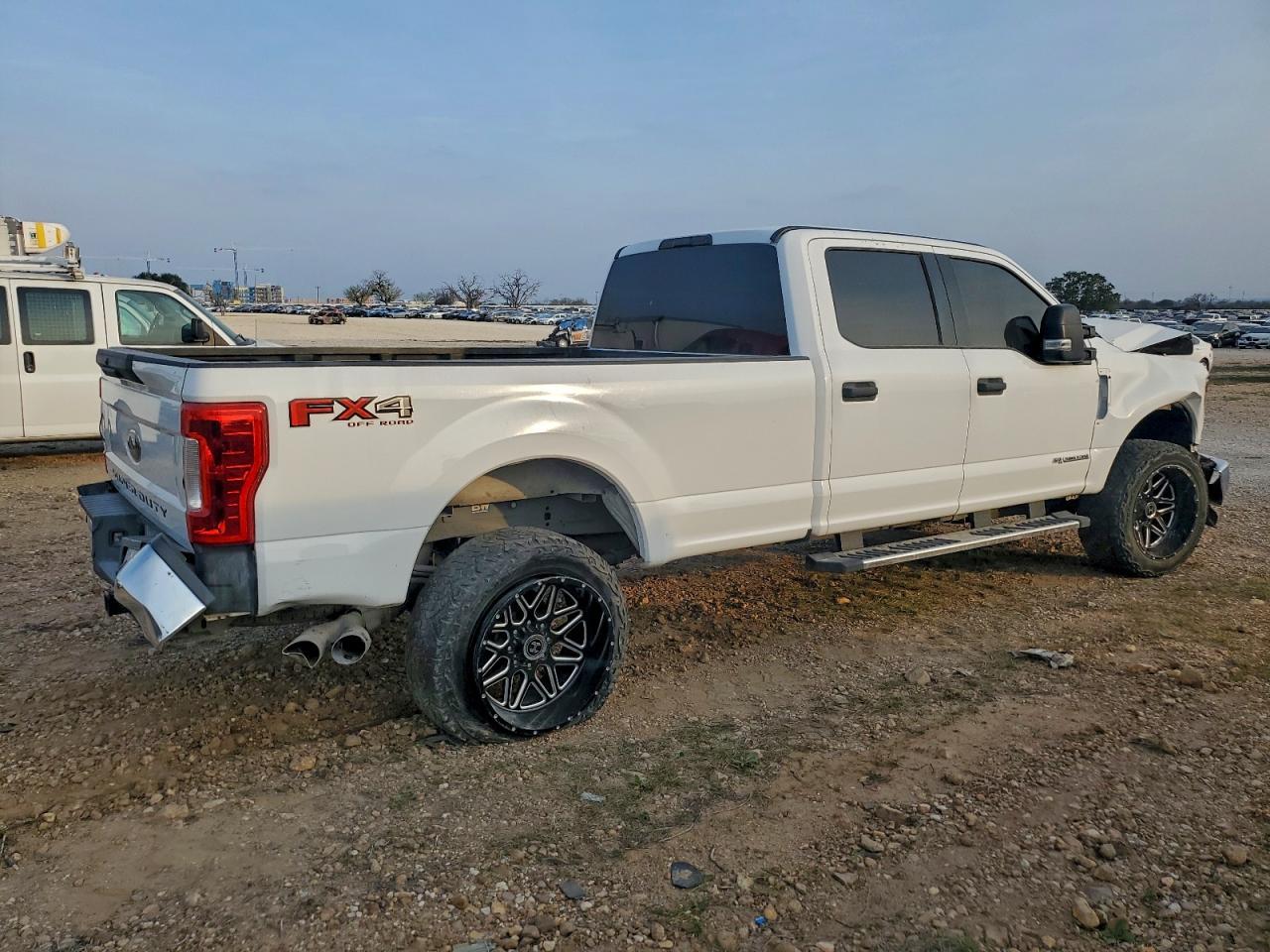 2017 Ford F250 Super Duty - Фото 3