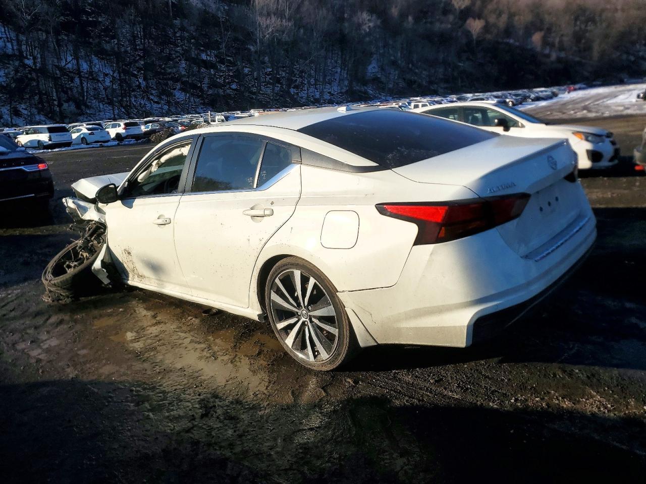 2021 Nissan Altima Sr - Image 2
