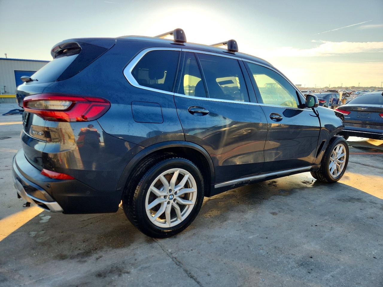 2020 BMW X5 xDrive40I - Image 3